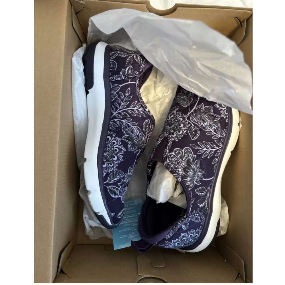 Nib! Vera Bradley 2 mile slip ons! VB Cloud floral purple size 6